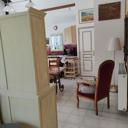 Gîte l' Arbre de Vie indépendant, au calme Les Essards  Extérieur photo